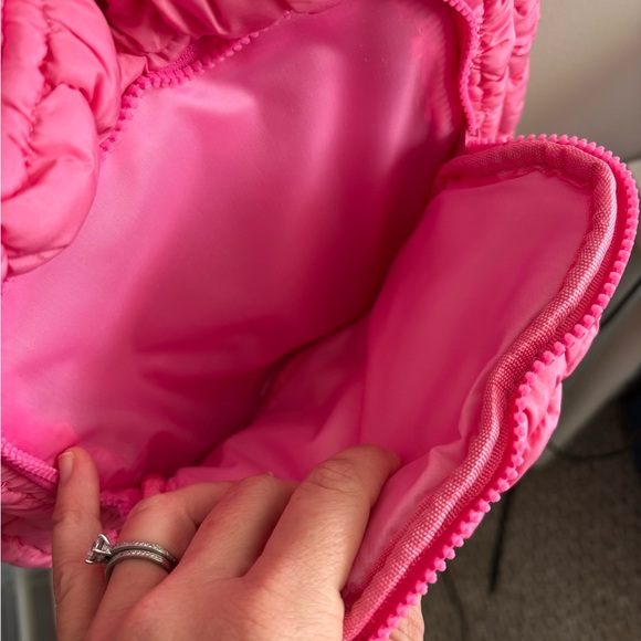 NWT Simply Southern Pink Quilted Shoulder Bag - Picture 6 of 8